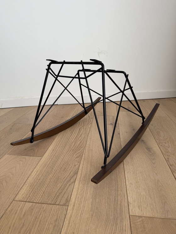 Image 1 of Base per sedia a dondolo Eames per sedia in fibra di vetro Herman Miller