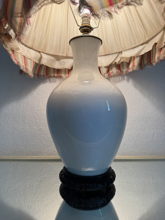 Image 1 of Große Lampe aus Porzellan und Seidentaft