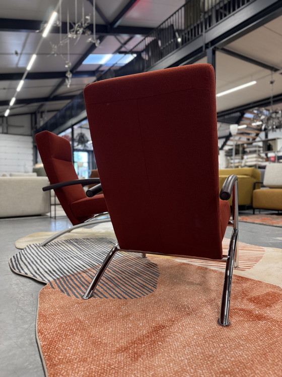 Image 1 of 2 Leolux Helical Sessel, roter Stoff, lila Leder