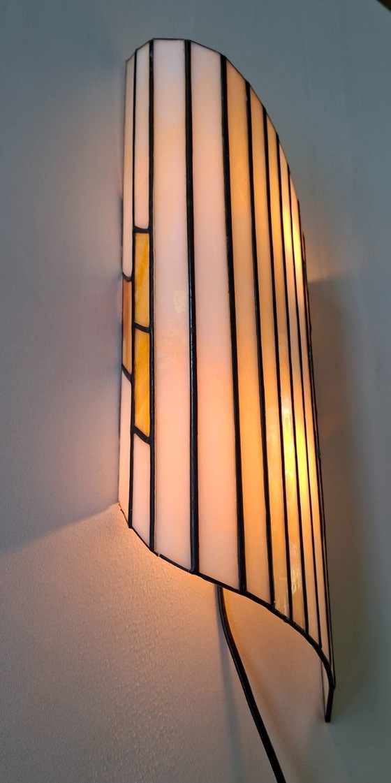 Image 1 of Tiffany  wandlamp met gekleurd glas in zwart koperband  Art Deco