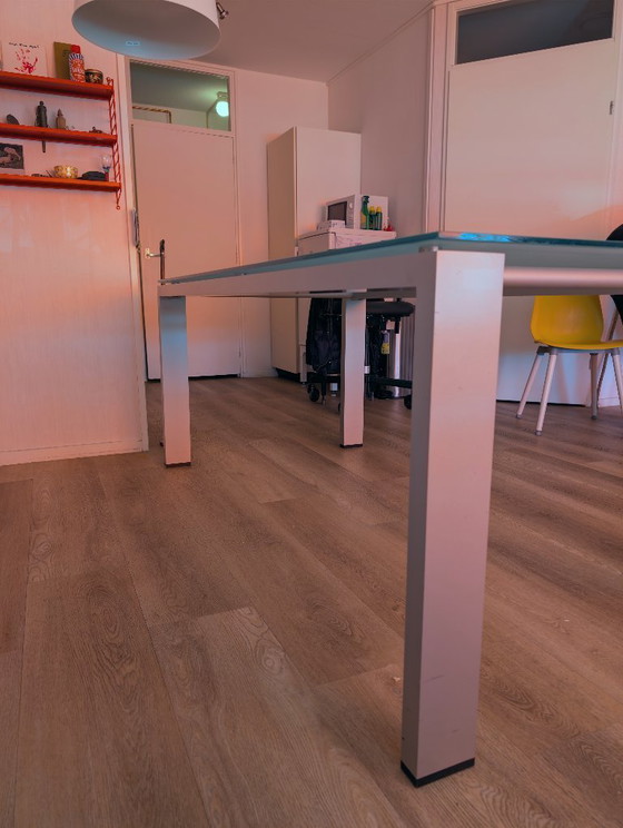 Image 1 of Schnell zugreifen: Arco Design Tisch (Milchglas)