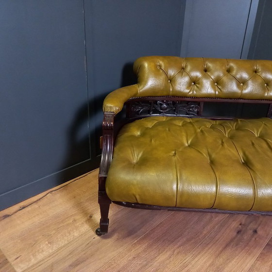Image 1 of Sofá Chesterfield de dos plazas - Victoriano 1890-1910
