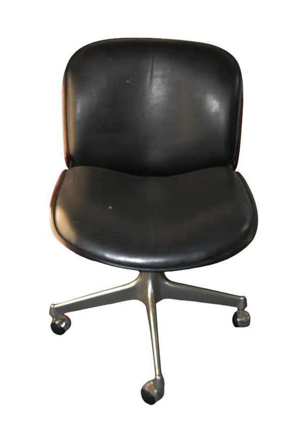 4 Sedie da ufficio girevoli nere in pelle e legno, MIM, Nero, Mid Century Modern (foto 3 di 5)