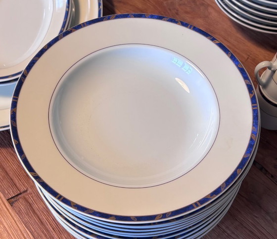 Image 1 of Service de table Guy Degrenne. 117 pièces, complet. Porcelaine de Limoges. Neuf.