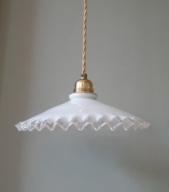 Lampada a sospensione Vintage Francese modello PieCrust - Vetro Opalino Bianco – Lampade a sospensione (photo 9 of 12)