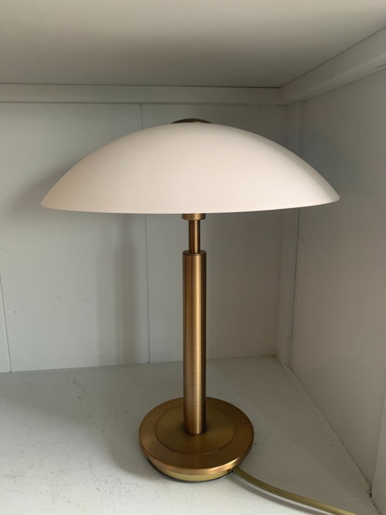 Image 1 of Highlight Trapeze Designlamp - Messing met melkglas kap - Tafellamp - Glas, Messing Nederland - Scandinavisch design - 2010-2020