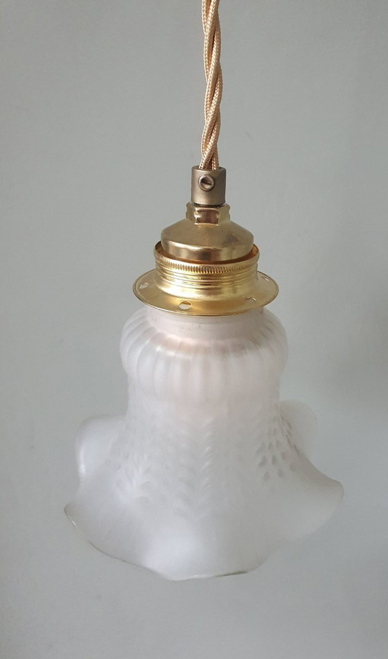 Image 1 of Klassiek Glazen Jaren 30 kapje met frosted glas.