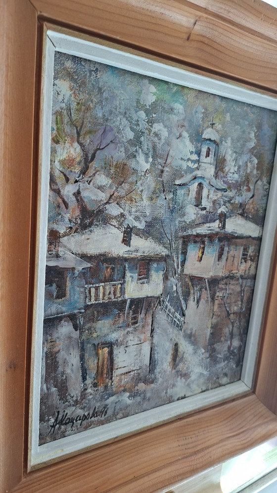 Image 1 of  A. Koyarova (1996) – Winters dorpsgezicht Bozhentsi – Olieverf op linnen