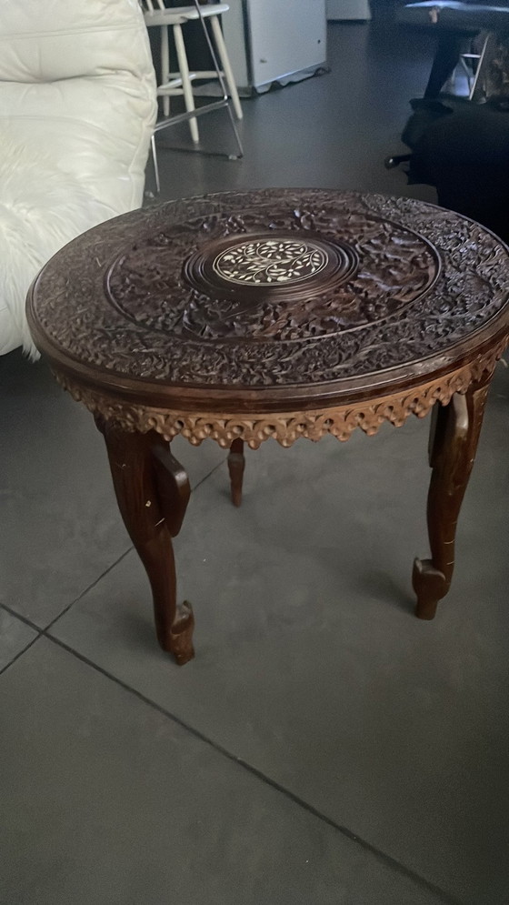 Image 1 of Met de Hand Uitgesneden Bijzettafel/Wijntafeltje