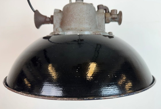 Image 1 of Industriële kooilamp van zwart emaille en gietijzer, jaren 60