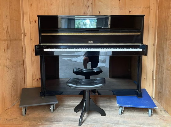 Rösler Klavier, schwarz, 123 cm, Hochglanz, inklusive Klavierhocker aus Leder – Wandschrank, Leather, Metal (photo 10 of 16)