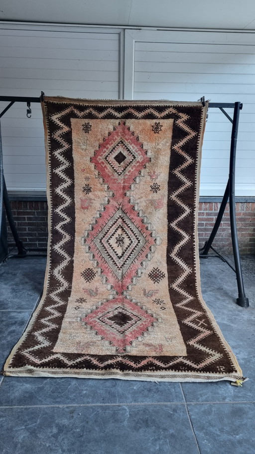 Vintage Berber carpet, Moroccan rug 140x285 cm