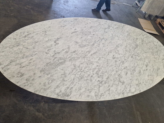 Image 1 of Oggetto del desiderio Tavolo ovale in marmo preferito, Piatto ovale Tulip 198x121 Mramor CALACATTA