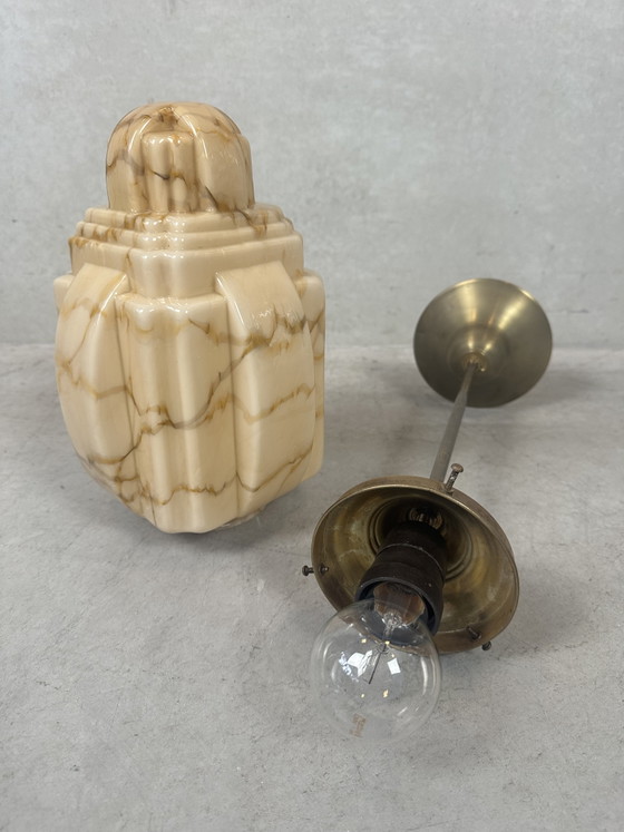Image 1 of Art-Deco-Wolkenkratzer – marmoriertes Opalin