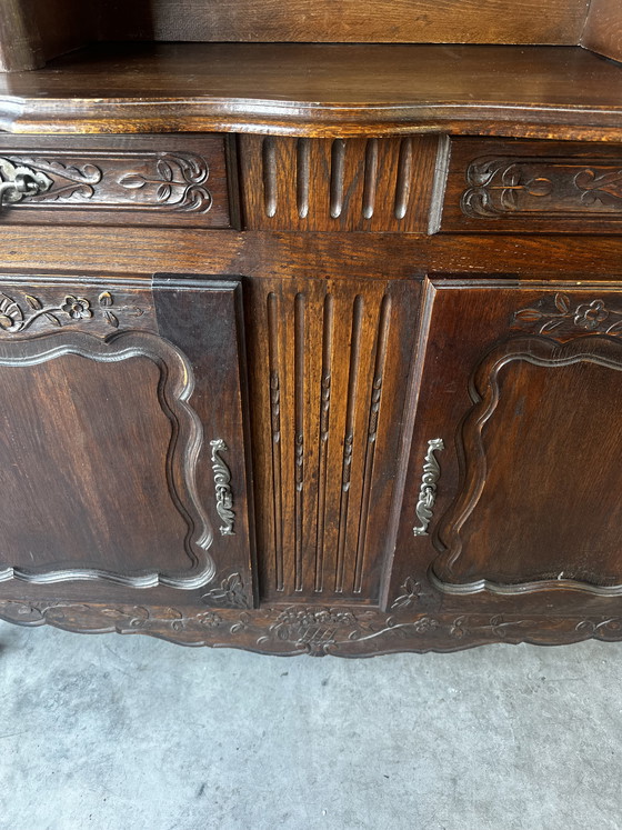 Image 1 of Tweedelig, gebeeldhouwd eikenhouten buffet/dressoir - Lodewijk XV-stijl, 19e eeuw
