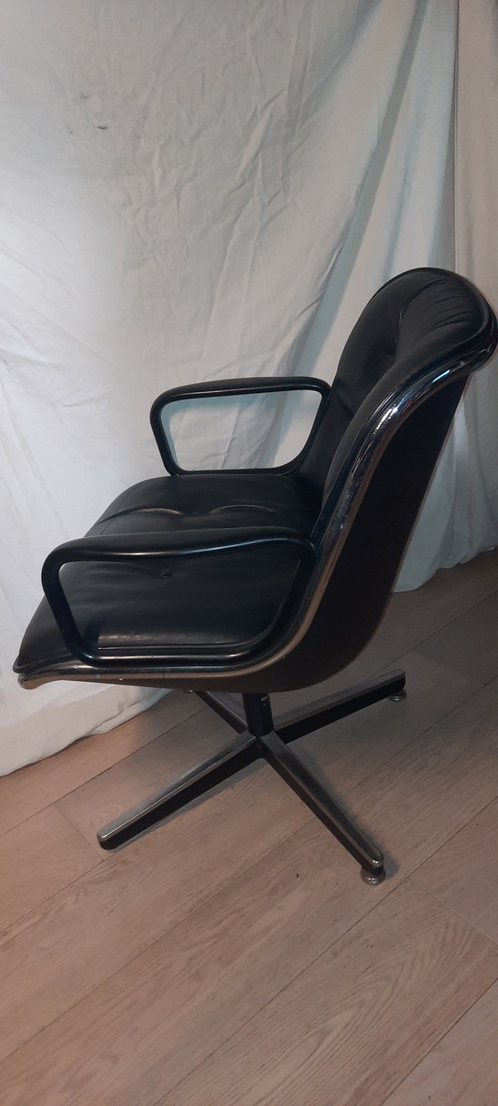 Image 1 of Poltrona direzionale Knoll Pollock vintage anni '70 – pelle nera, base a 4 stelle