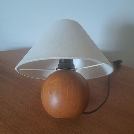 Lampe de table vintage en teck massif – Base sphérique – Style scandinave – Plastique, Bois (photo 6 of 9)
