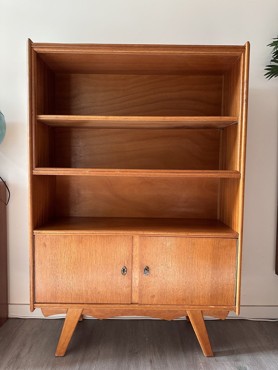 Image 1 of Gabinete de mediados de siglo, década de 1960