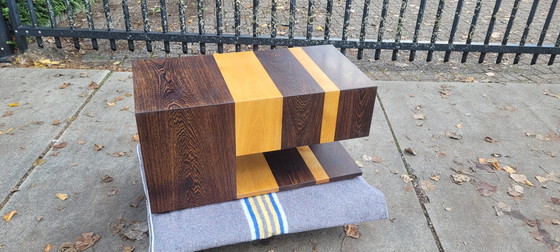 Image 1 of Tavolino da caffè di design con cassetti, fatto a mano