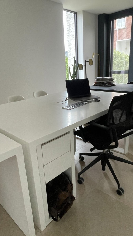 Image 1 of Corean tafel / bureautafel