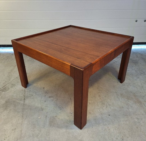 Vintage-Couchtisch von Cassina aus Teakholz, 1970er Jahre.