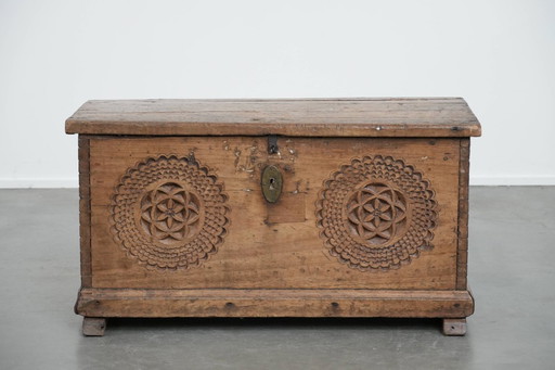 Antique Spanish chest made of walnut wood with beautiful carvings