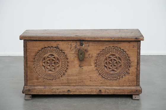 Image 1 of Antique Spanish chest made of walnut wood with beautiful carvings