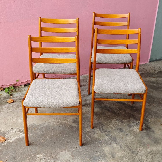 Set di quattro sedie da pranzo, legno e tessuto grigio, Tatra Nábytok, Tessile, Marrone, Mid Century Modern (foto 3 di 6)