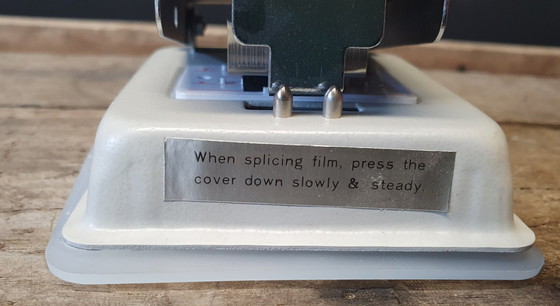 Image 1 of 2238 Minette Tape Splicer Super 8 Single 8 film with box