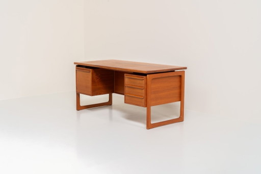 Scrivania direzionale in teak di G.V. Møbler (Danimarca, anni '60) – bureau, Wood (photo 2 of 11)
