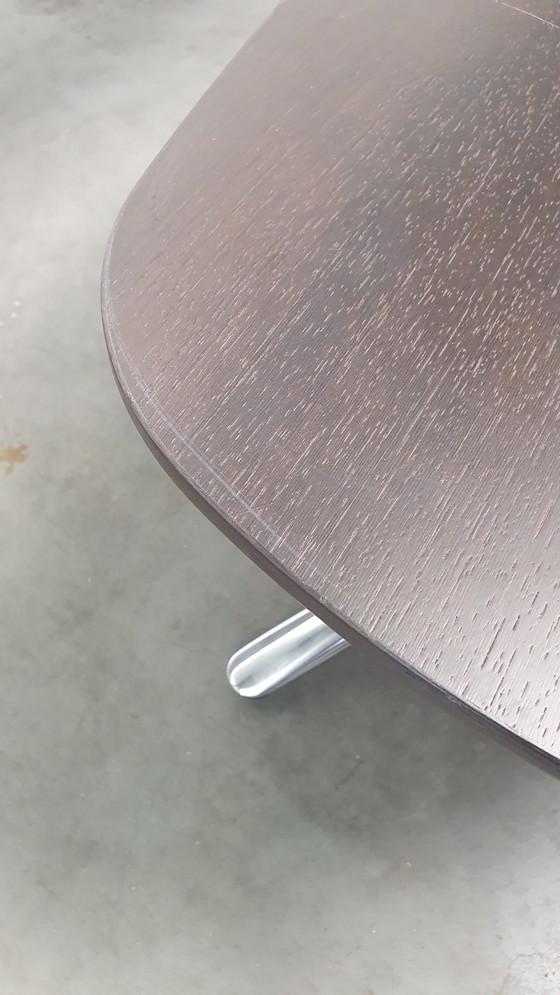 Image 1 of Table basse design Kei BULO organique, plaquée chêne brun foncé