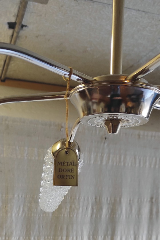 Image 1 of Lampadario a sei luci in metallo placcato oro con paralumi a tulipano in vetro - anni '50/'60