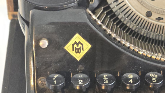 Image 1 of Trouvaille rare : Mercedes Prima (années 1930) – Complète avec clé fonctionnelle et étui !