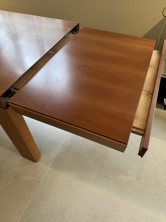 Image 1 of Molteni kersenhouten uitschuifbare tafel