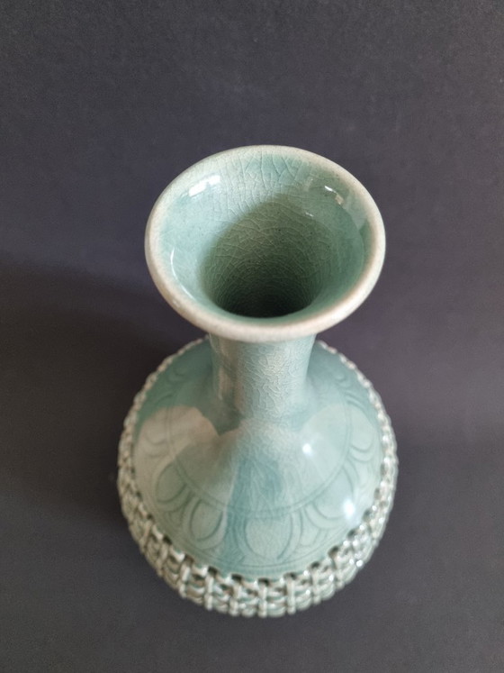 Image 1 of Große Koryo-Seladon Doppelwand-Vase (Sukashi) – Meister An Bong-hak