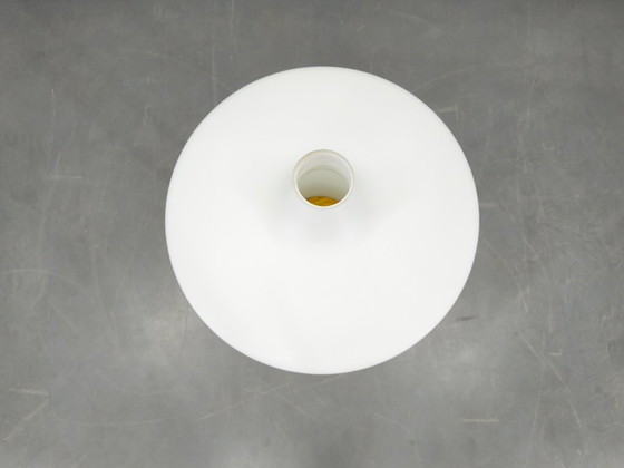 Image 1 of Sculpturale vloerlamp uit het midden van de 20e eeuw met glazen kap, jaren 70