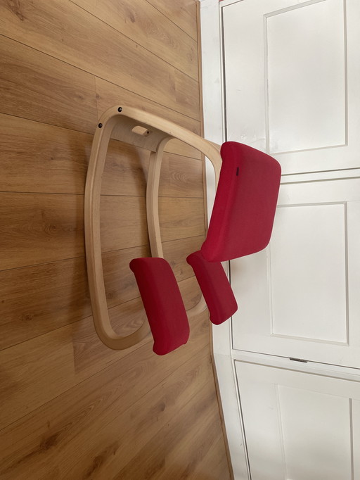 Stokke Kniestoel Rood