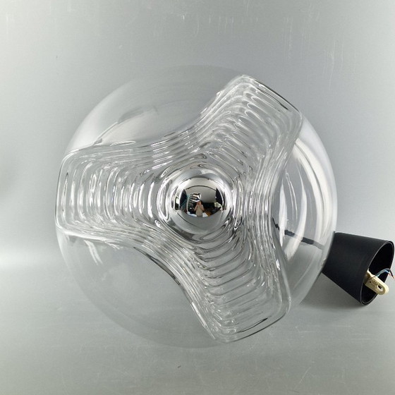 Image 1 of Vintage Space Age hanglamp – Peill & Putzler “Wave” / “Futura” – 1970s Duitsland – Glas en Metaal – Ø 32 cm. Space Age Design.
