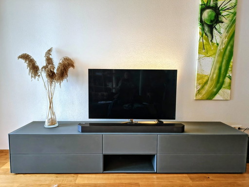 Mueble de TV de alta gama fabricado por un carpintero / 260 cm / Gris y cristal satinado / Precio original 3.800 euros