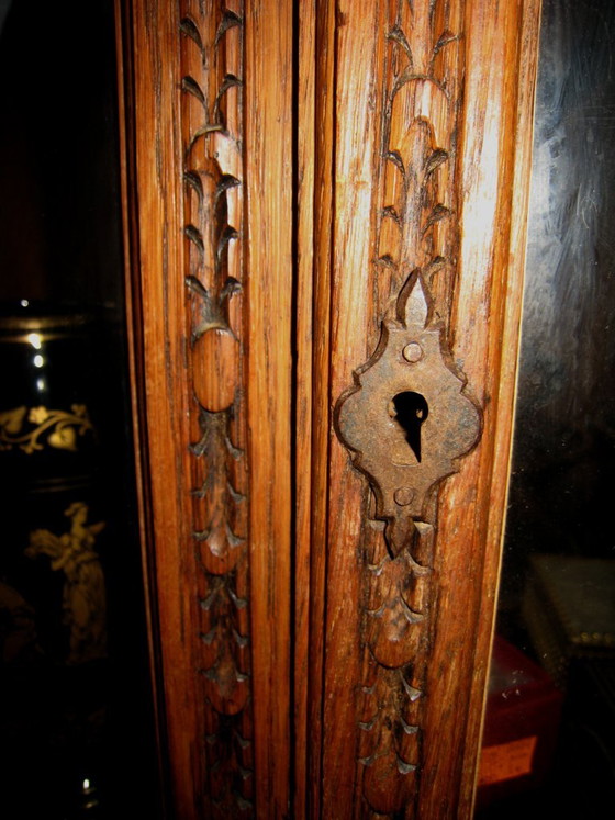 Carved wood Display cabinet with glass doors, Brown, Classicisme (photo 9 of 11)