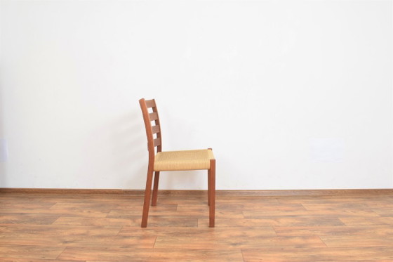 Image 1 of Silla de comedor danesa de teca de mediados de siglo, diseñada por Niels O. Møller para J.L. Møllers en la década de 1960.