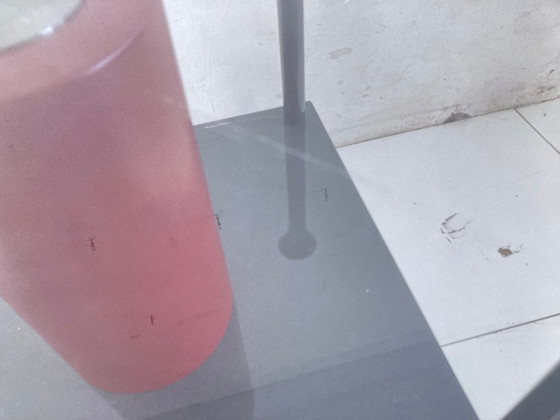 Image 1 of Mesa de comedor redonda estilo Memphis, de metal y cristal, diseño de los años 80/90.