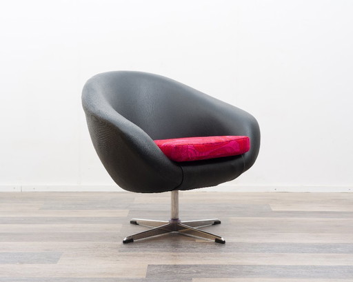 Un fauteuil cocktail/fauteuil boule rétro, années 70