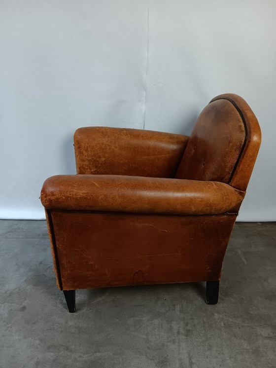 Image 1 of Vintage schaaplederen club stoel-rauwe patina, Mancave essential