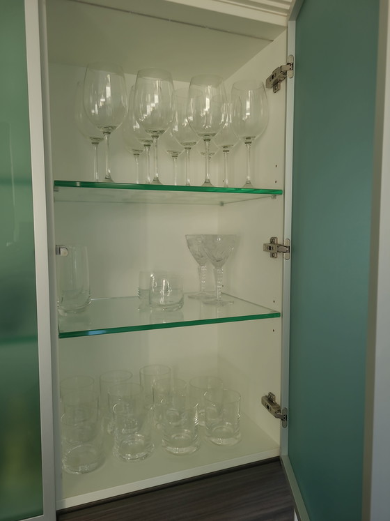 Image 1 of Vitrina de servicio con hermosos detalles