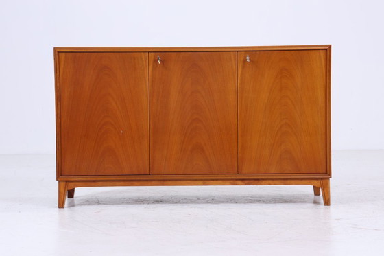 Image 1 of Magnifique commode vintage années 60 | Mid Century Armoire | Rétro Bois Rangement Sideboard #08-19