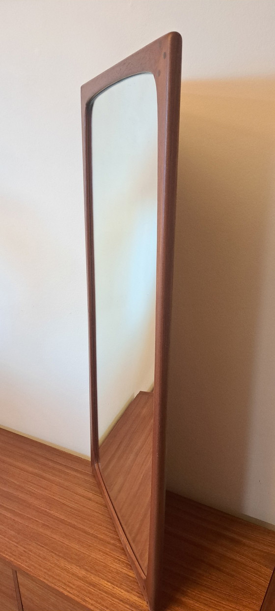 Image 1 of Vintage teakhouten wandspiegel – Deens modern design uit de jaren 60 en 70