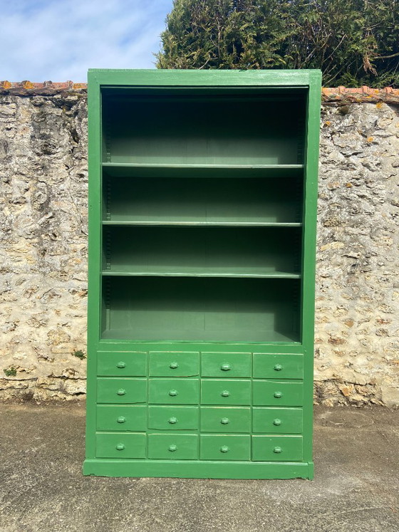 Image 1 of Antiker Schrank aus einem Eisenwarenladen