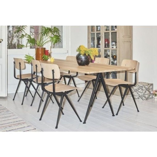 Pyramid Table Hay 300cm x 90
