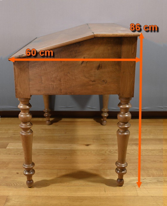 Image 1 of Bureau de Pente en Noyer massif, style Louis-Philippe - 2ème partie XIXe
